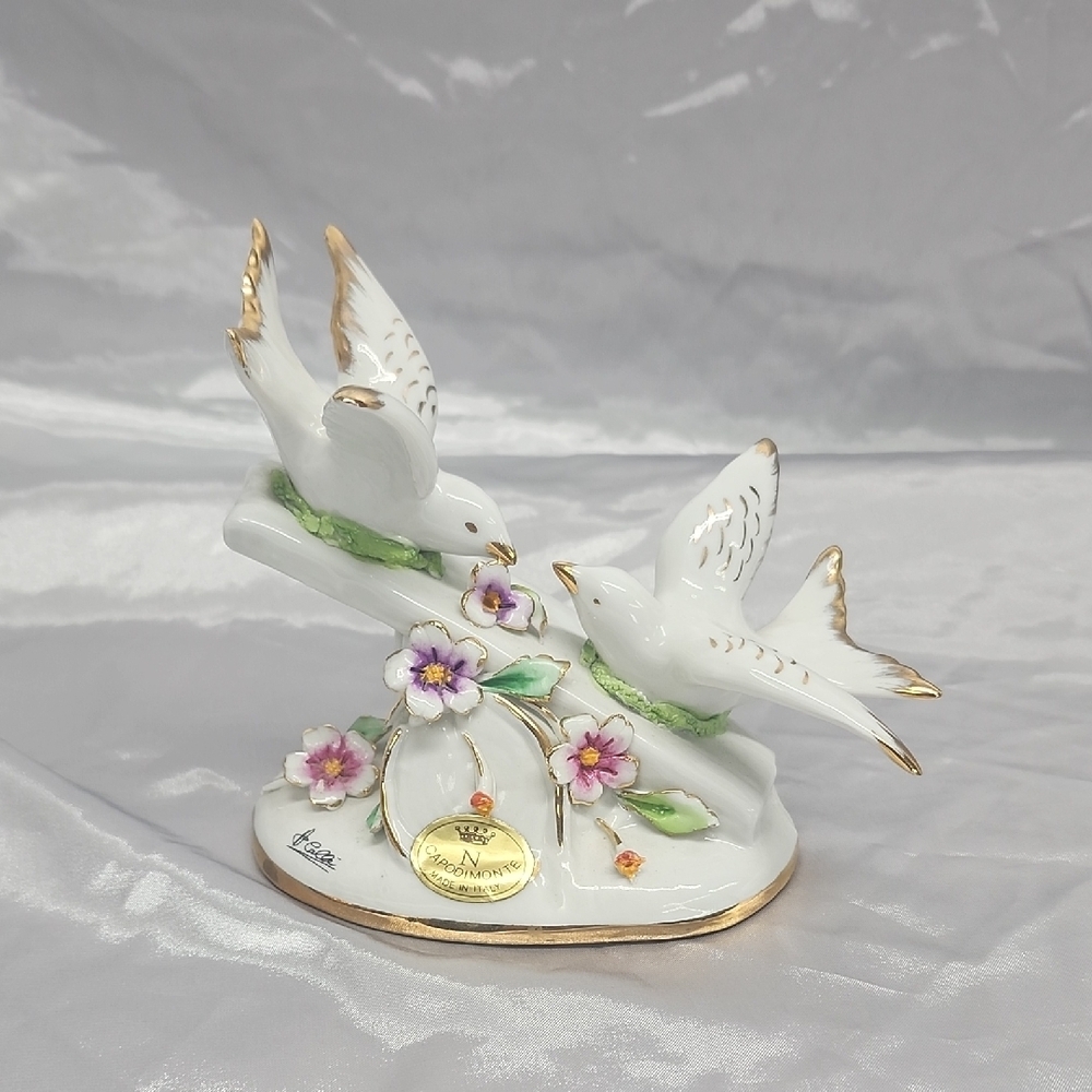 Capodimonte Calle Signed Doves Figurine Italy with Gold Seal